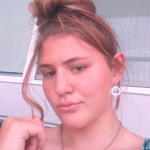 Meet your Posher, Chloe